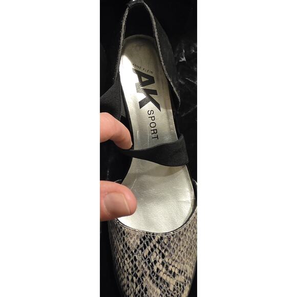 Anne Klein AK Sport Teaberry Slip On Wedge Black/White Size 9.5 Snake Skin - Picture 3 of 8